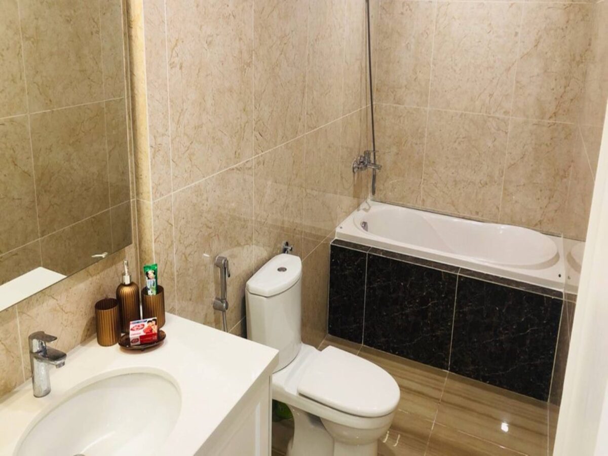 Big upscale Tan Hoang Minh D'. Le Roi Soleil 59 Xuan Dieu apartment for rent (2)