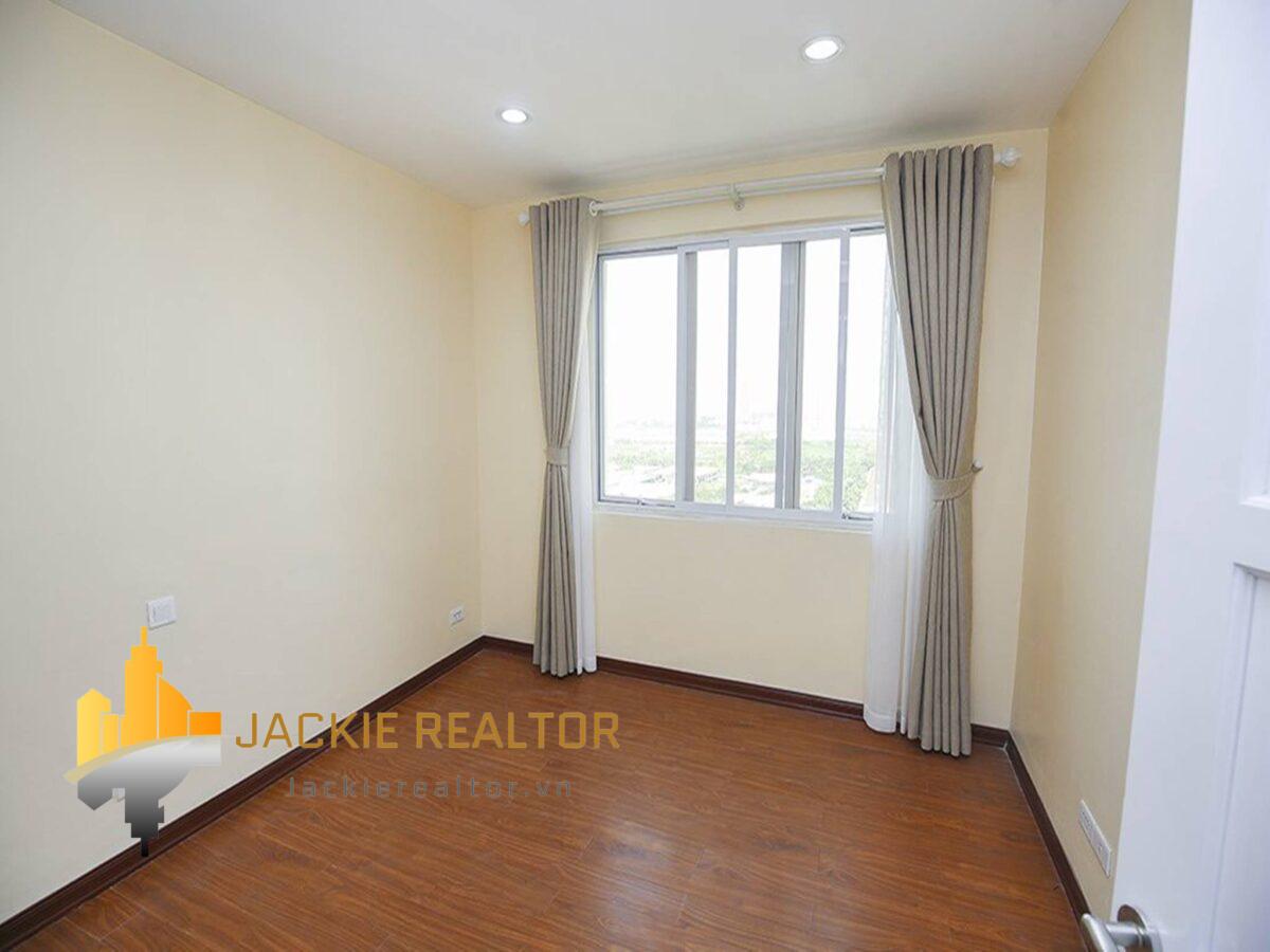 Bright 123m2 apartment for rent in G2 Building, Ciputra Hanoi (10)