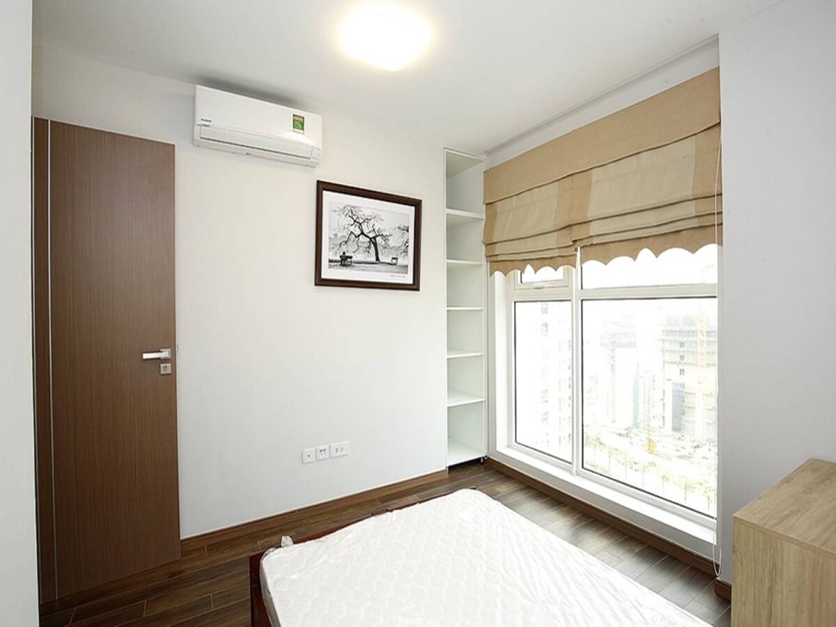 Bright 2BRs L4 The Link Ciputra apartment for rent (1)