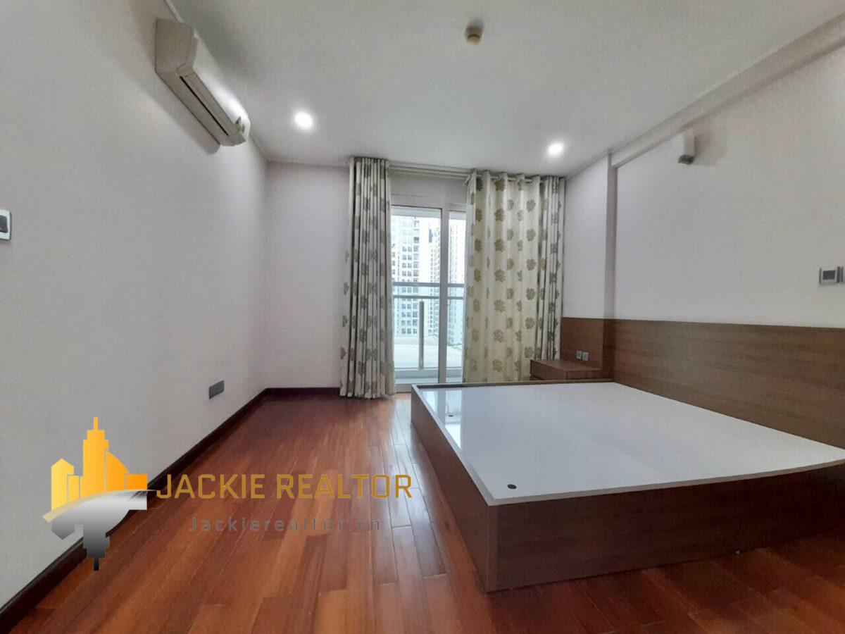 Charming L2 Ciputra apartment for rent (10)