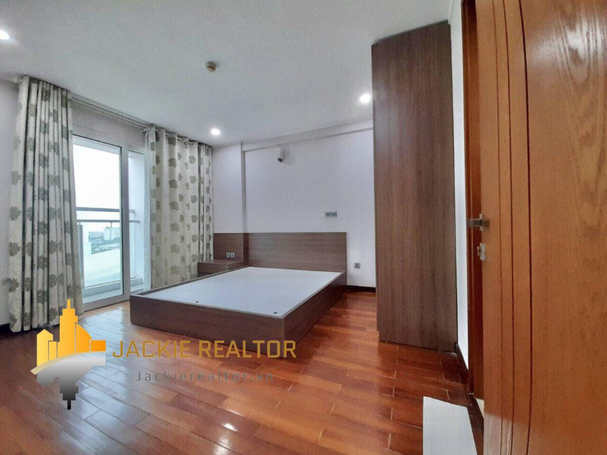 Charming L2 Ciputra apartment for rent (13)