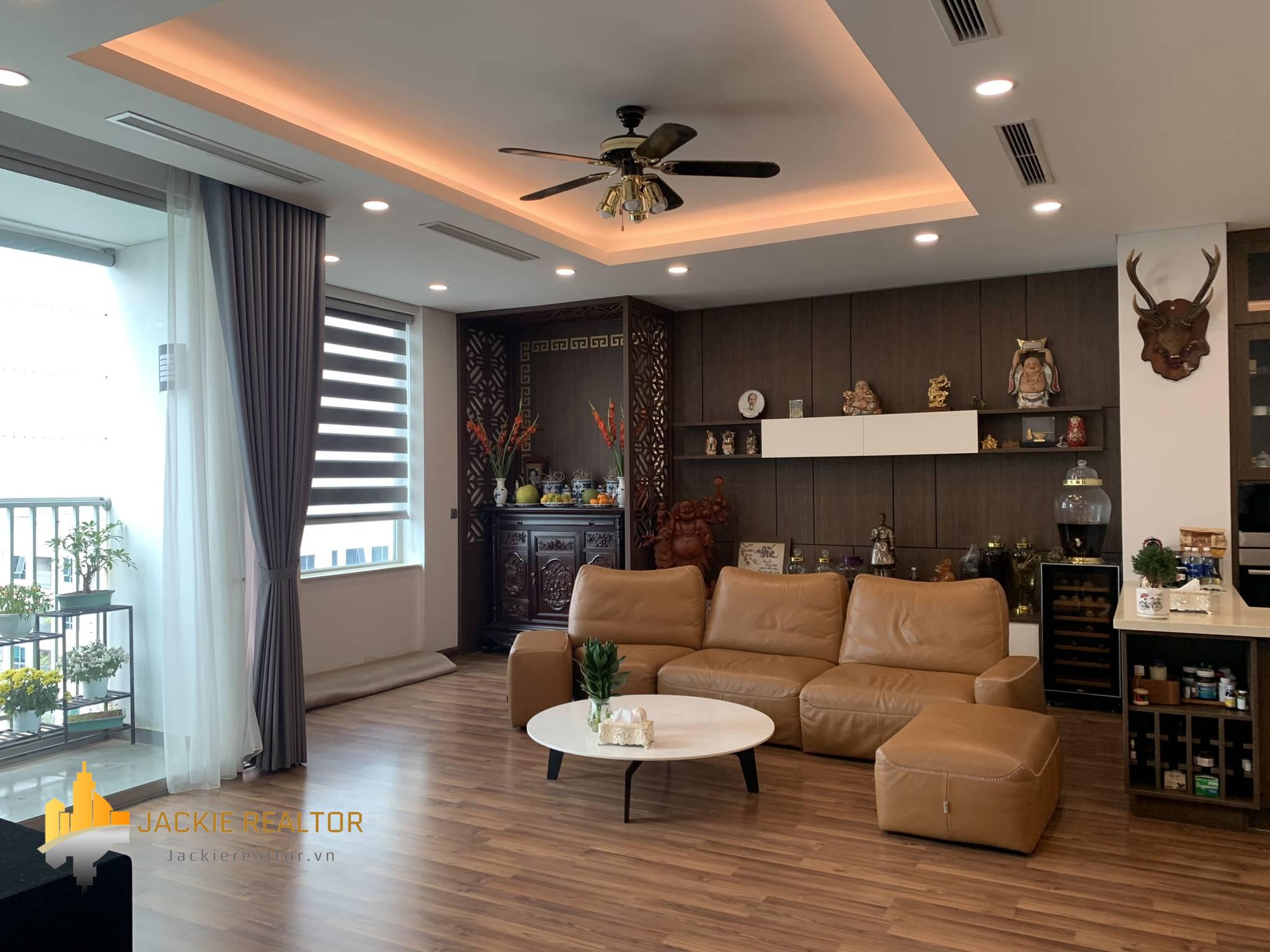 Enormous classy penthouse for rent in N03-T2 Taseco Complex, Ngoai Giao Doan (1)