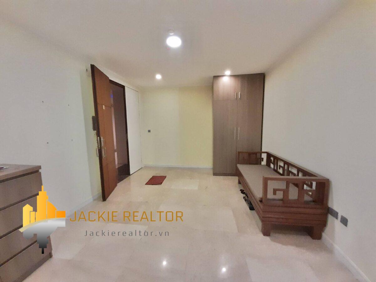 Great 154m2 apartment for rent in L1 Building, The Link Ciputra (1)