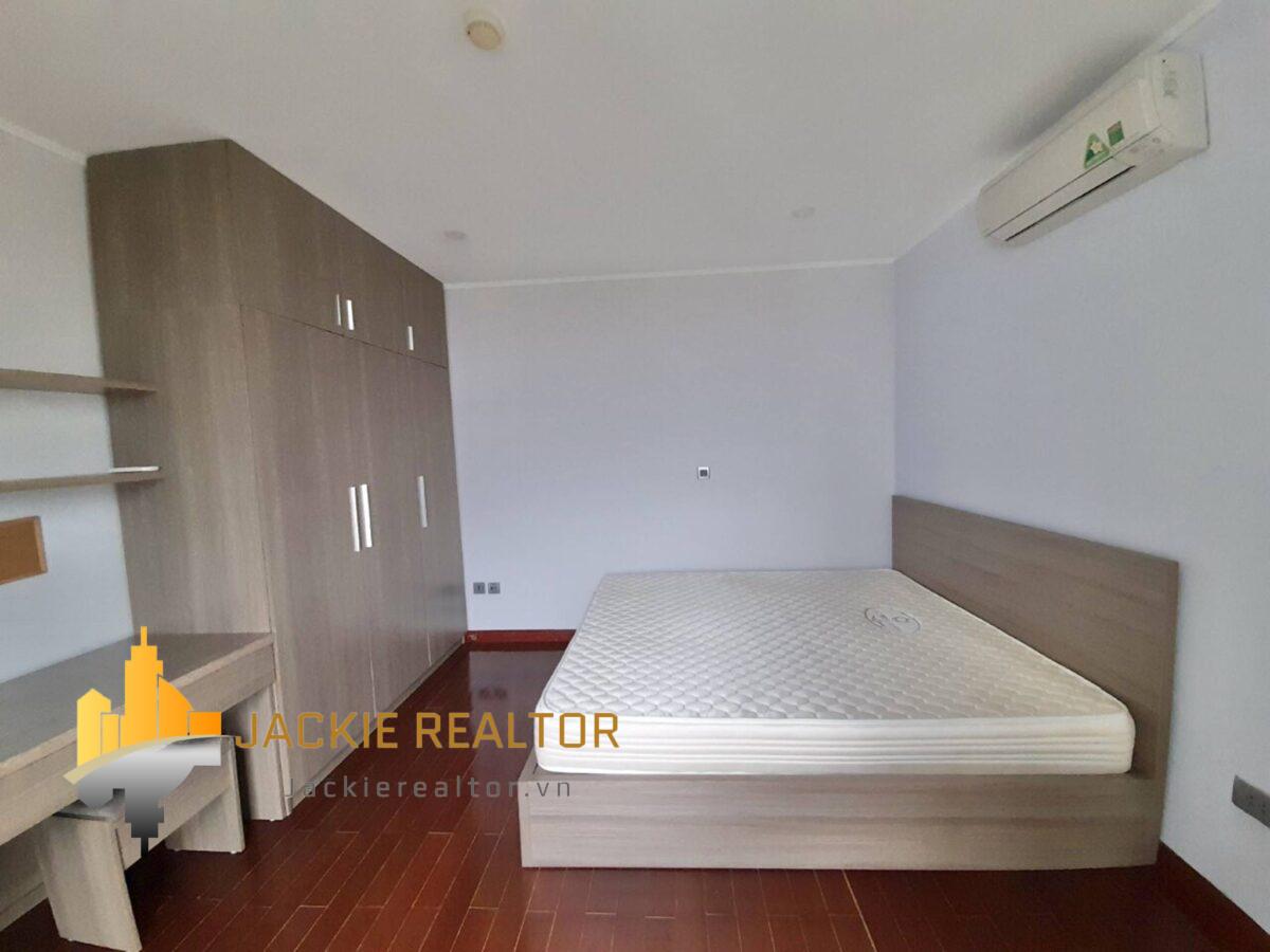 Great 154m2 apartment for rent in L1 Building, The Link Ciputra (10)