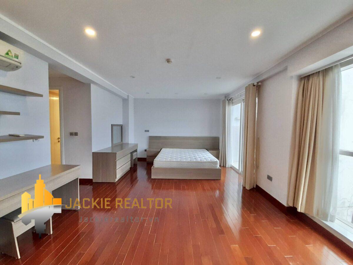 Great 154m2 apartment for rent in L1 Building, The Link Ciputra (11)