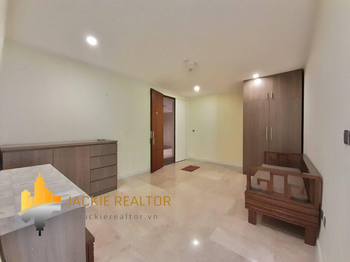 Great 154m2 apartment for rent in L1 Building, The Link Ciputra (17)