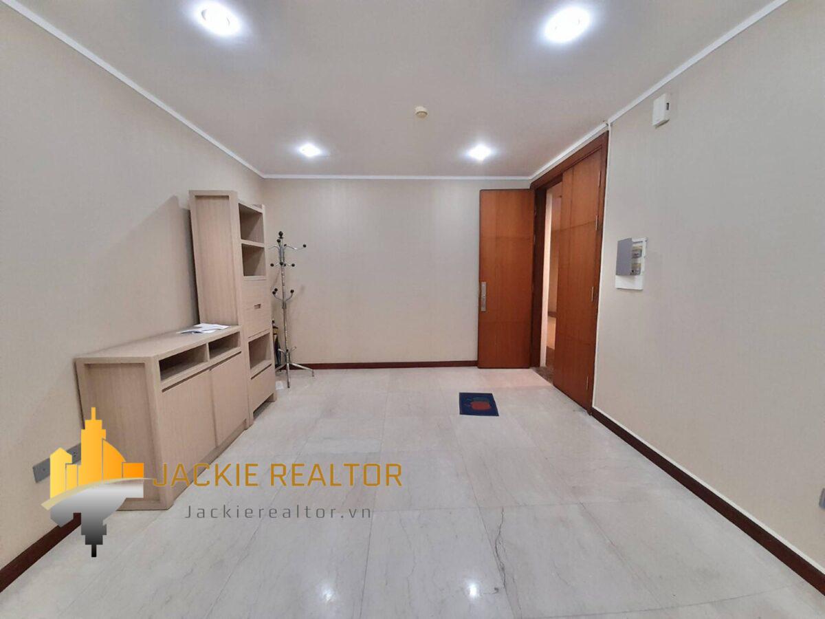 Great 154m2 apartment for rent in L1 Building, The Link Ciputra (18)