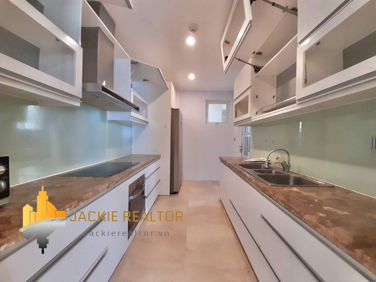 Great 154m2 apartment for rent in L1 Building, The Link Ciputra (4)