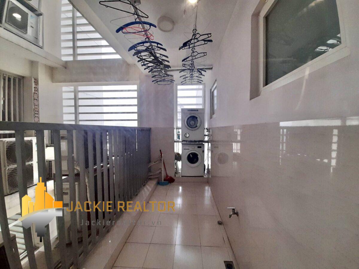 Great 154m2 apartment for rent in L1 Building, The Link Ciputra (5)