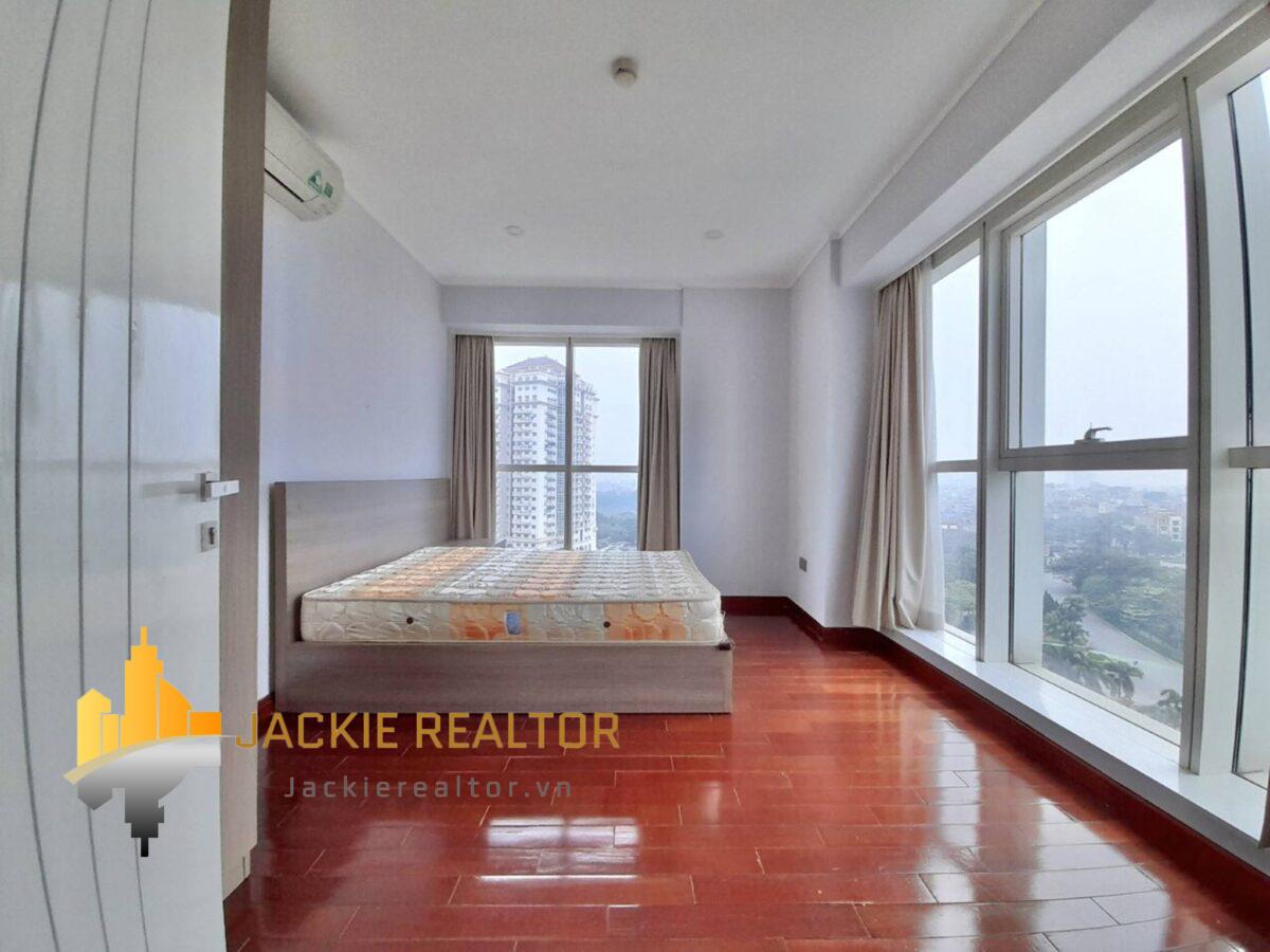 Great 154m2 apartment for rent in L1 Building, The Link Ciputra (9)