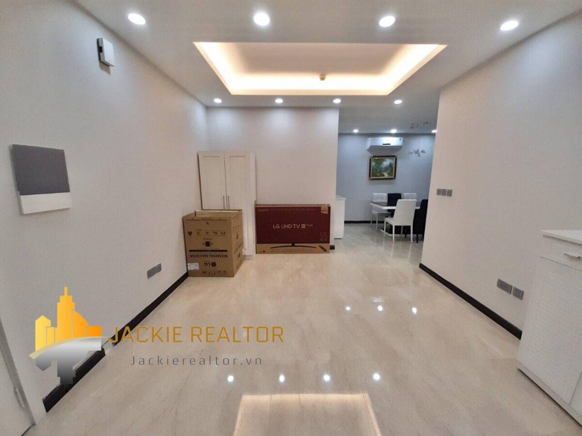 Spacious 154m2 apartment for rent in L2 Building, The Link Ciputra (1)