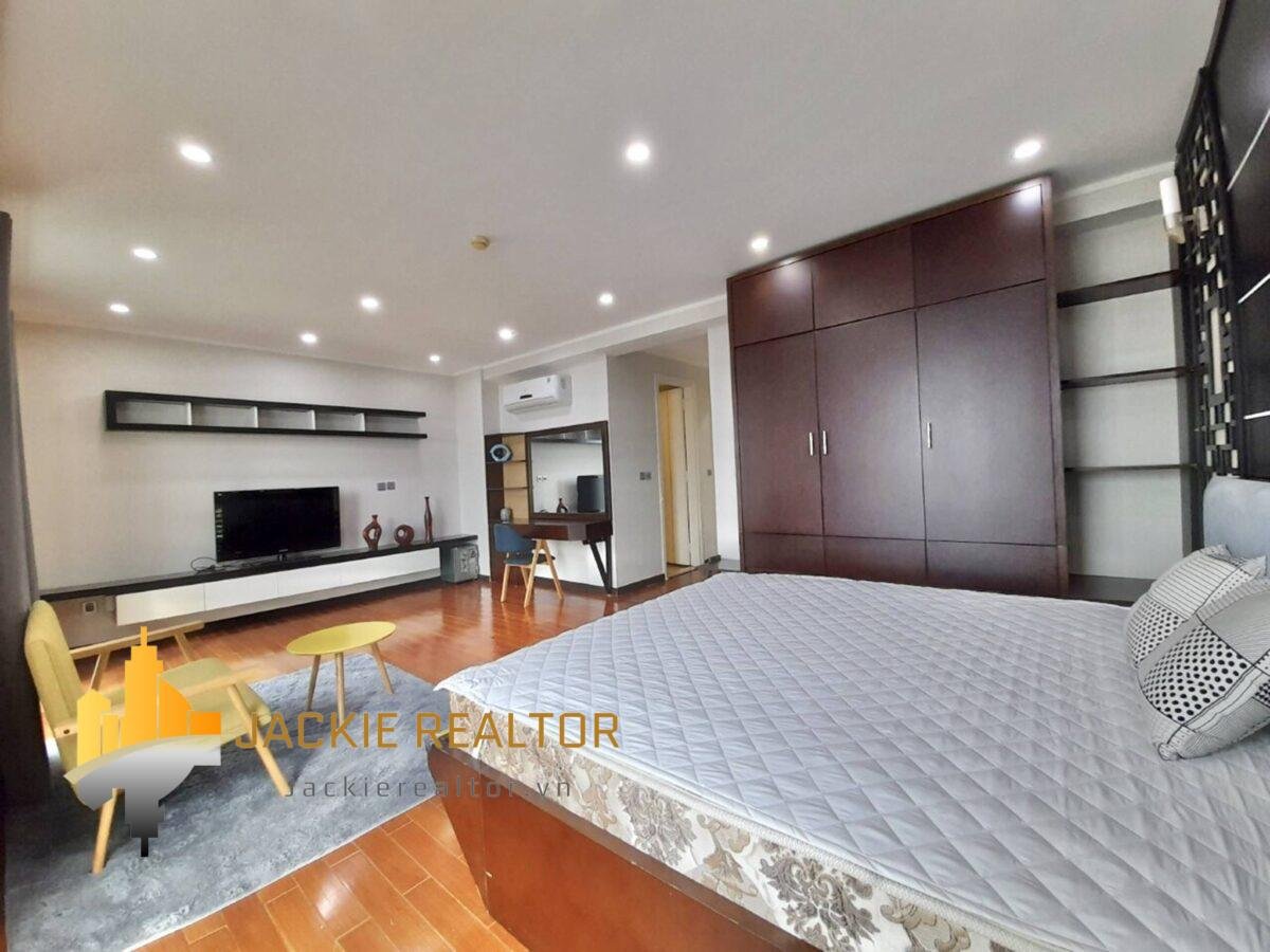 Spacious 154m2 apartment for rent in L2 Building, The Link Ciputra (13)