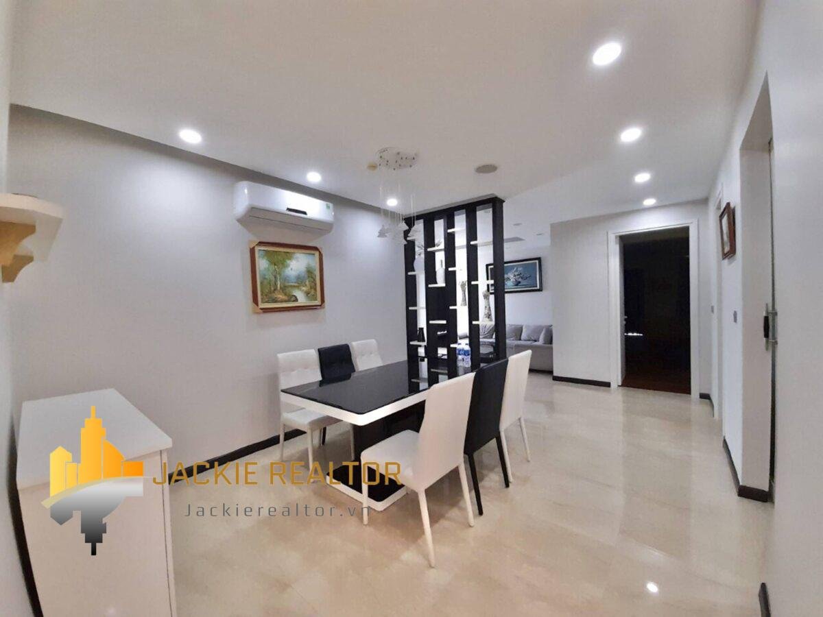 Spacious 154m2 apartment for rent in L2 Building, The Link Ciputra (3)