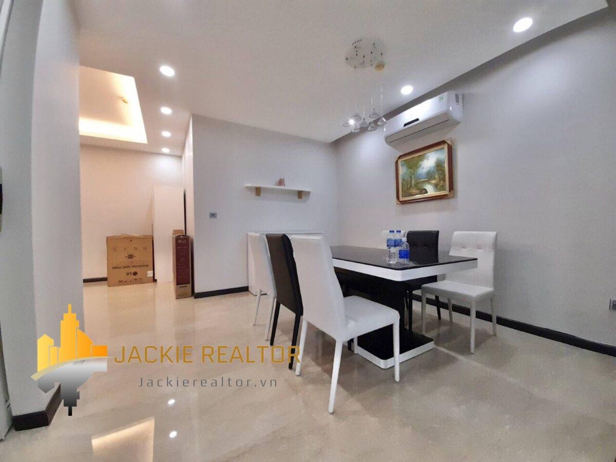 Spacious 154m2 apartment for rent in L2 Building, The Link Ciputra (6)