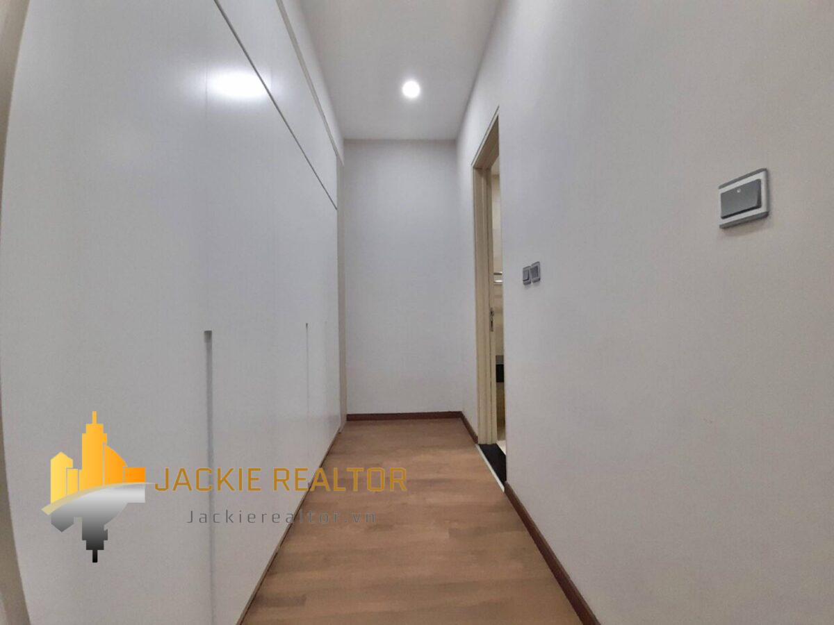 Stunning K2 Ciputra villa for rent (10)