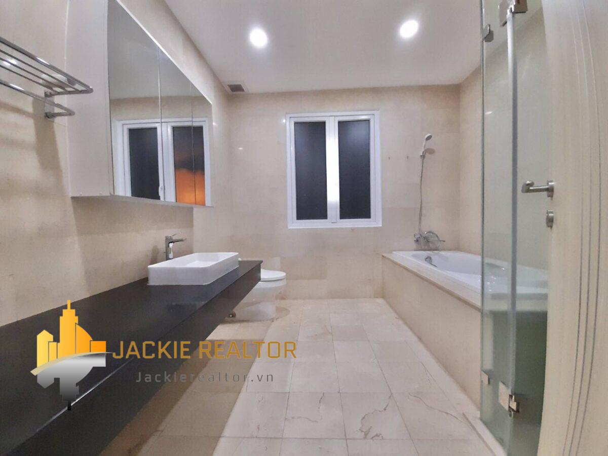Stunning K2 Ciputra villa for rent (11)