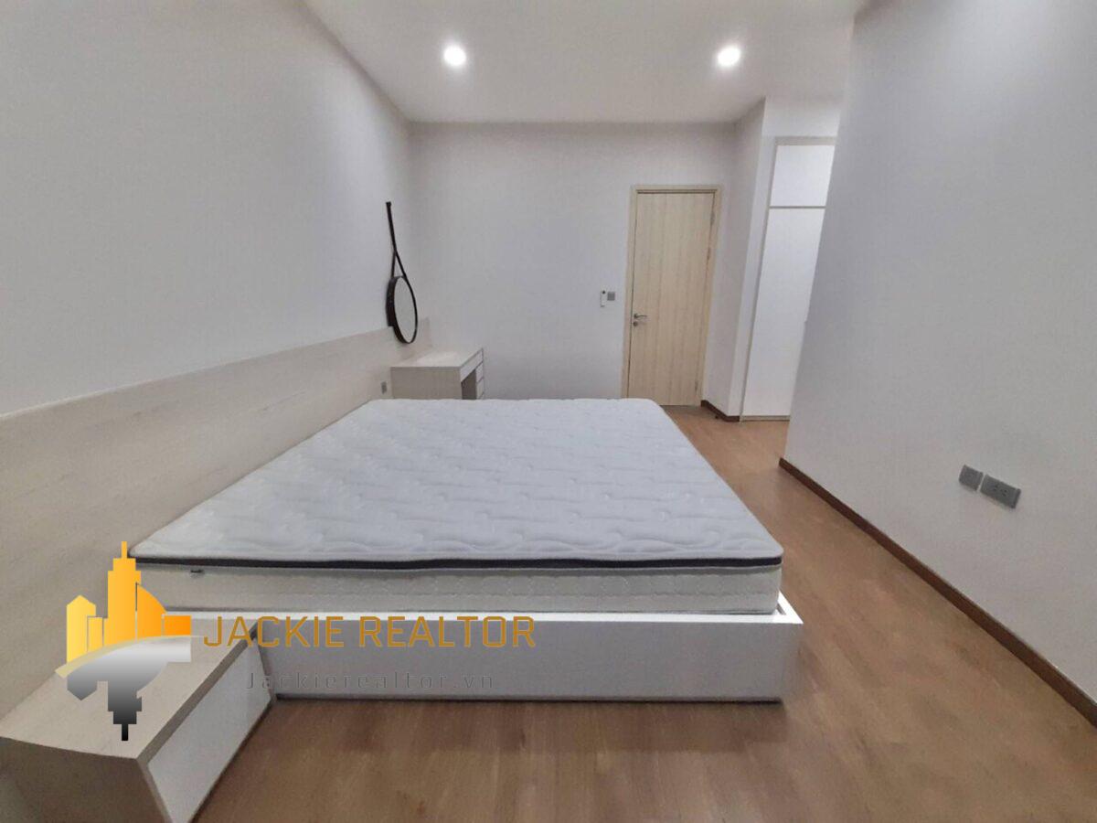 Stunning K2 Ciputra villa for rent (13)