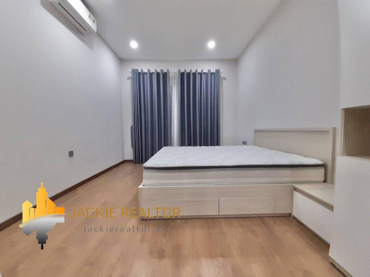 Stunning K2 Ciputra villa for rent (19)