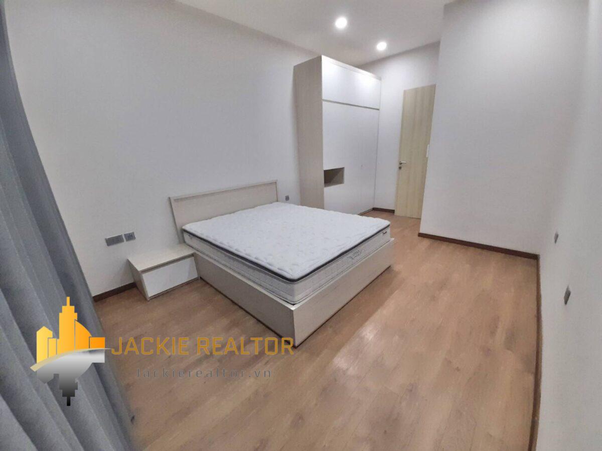 Stunning K2 Ciputra villa for rent (21)