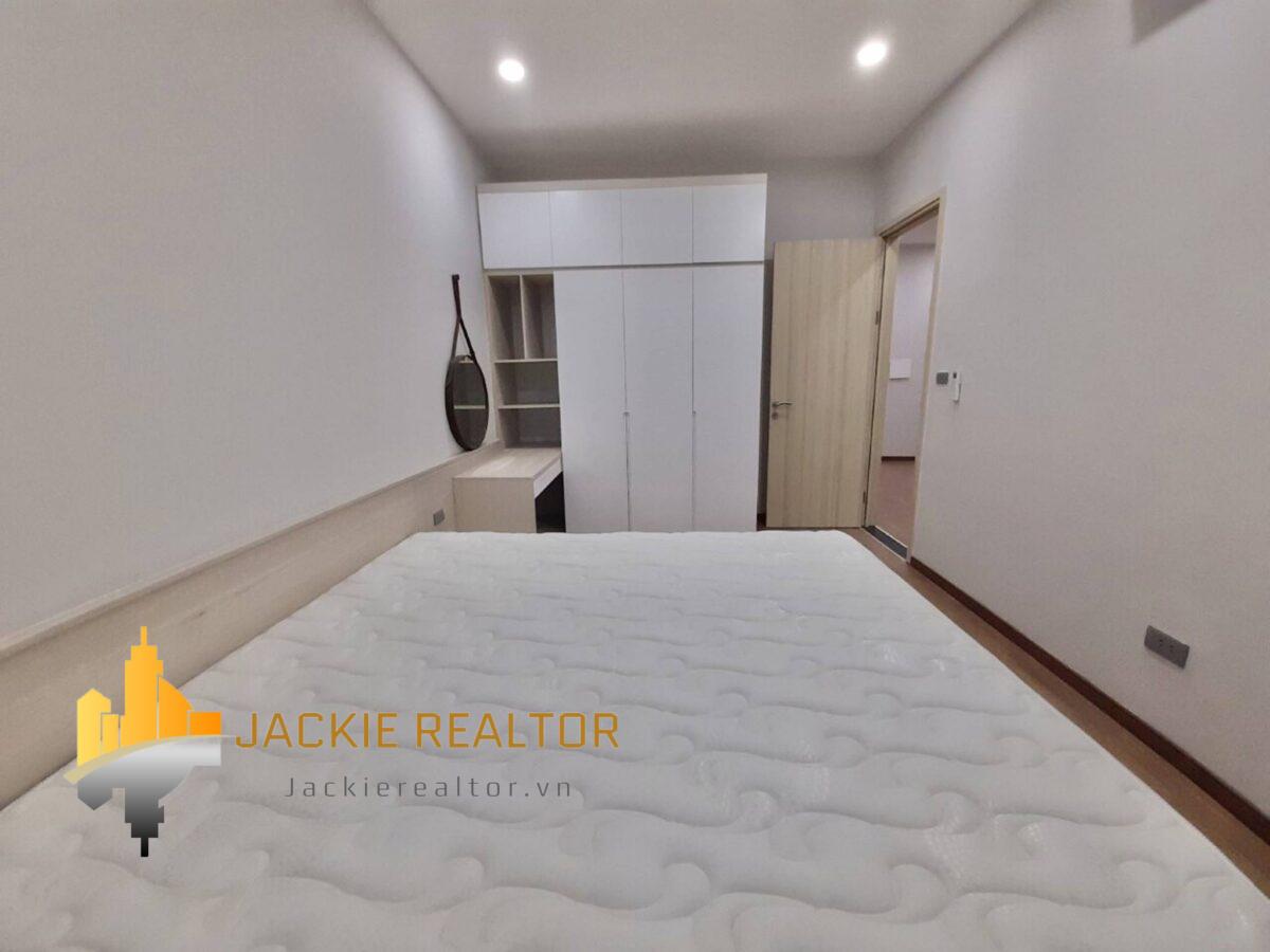 Stunning K2 Ciputra villa for rent (26)