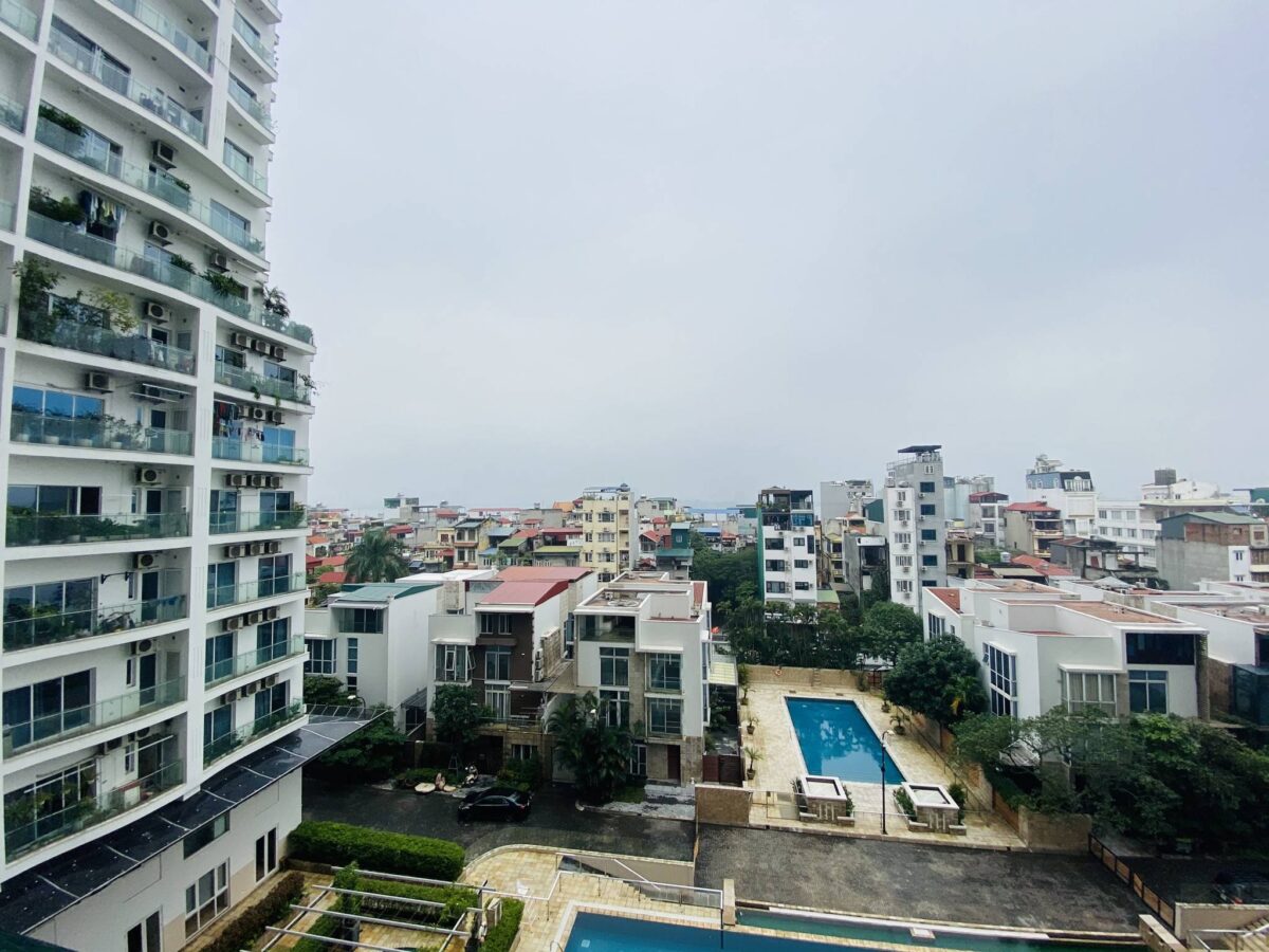 Superb large 3BRs apartment at Golden Westlake for rent (28)