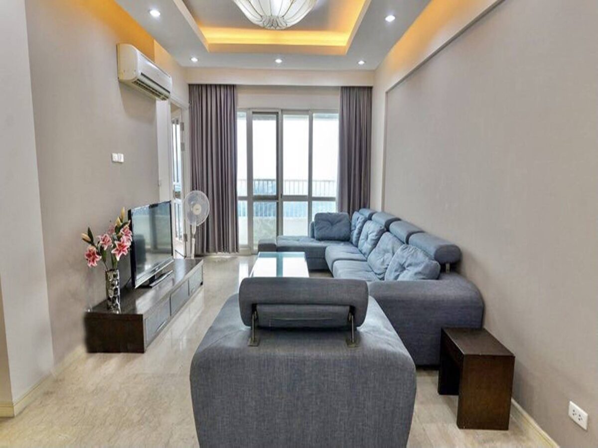 Amazing huge 182m2 apartment for rent at P1 Ciputra (10)