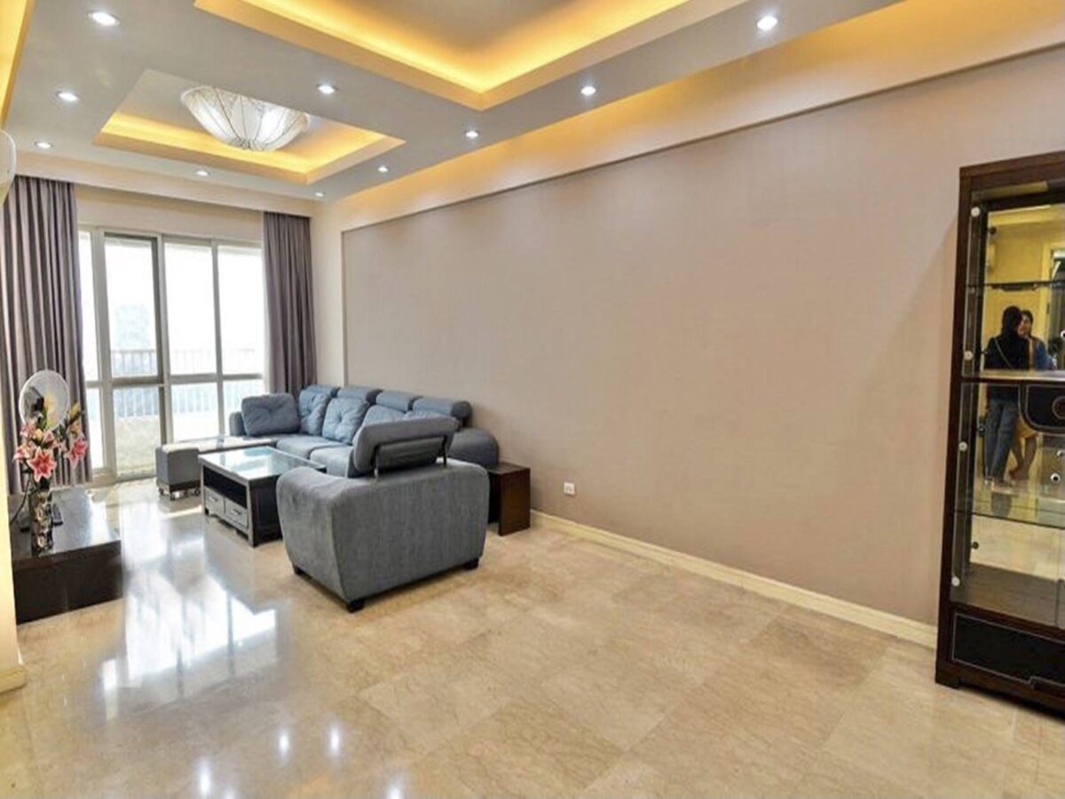 Amazing huge 182m2 apartment for rent at P1 Ciputra (13)