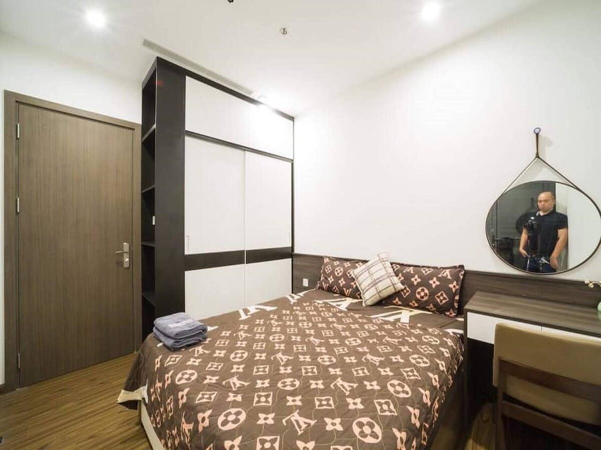 Attractive 2BRs apartment for rent at Vinhomes West Point Pham Hung (4)