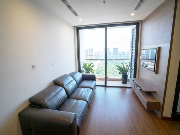 Bright apartment at W1 Vinhomes West Point for rent (1)