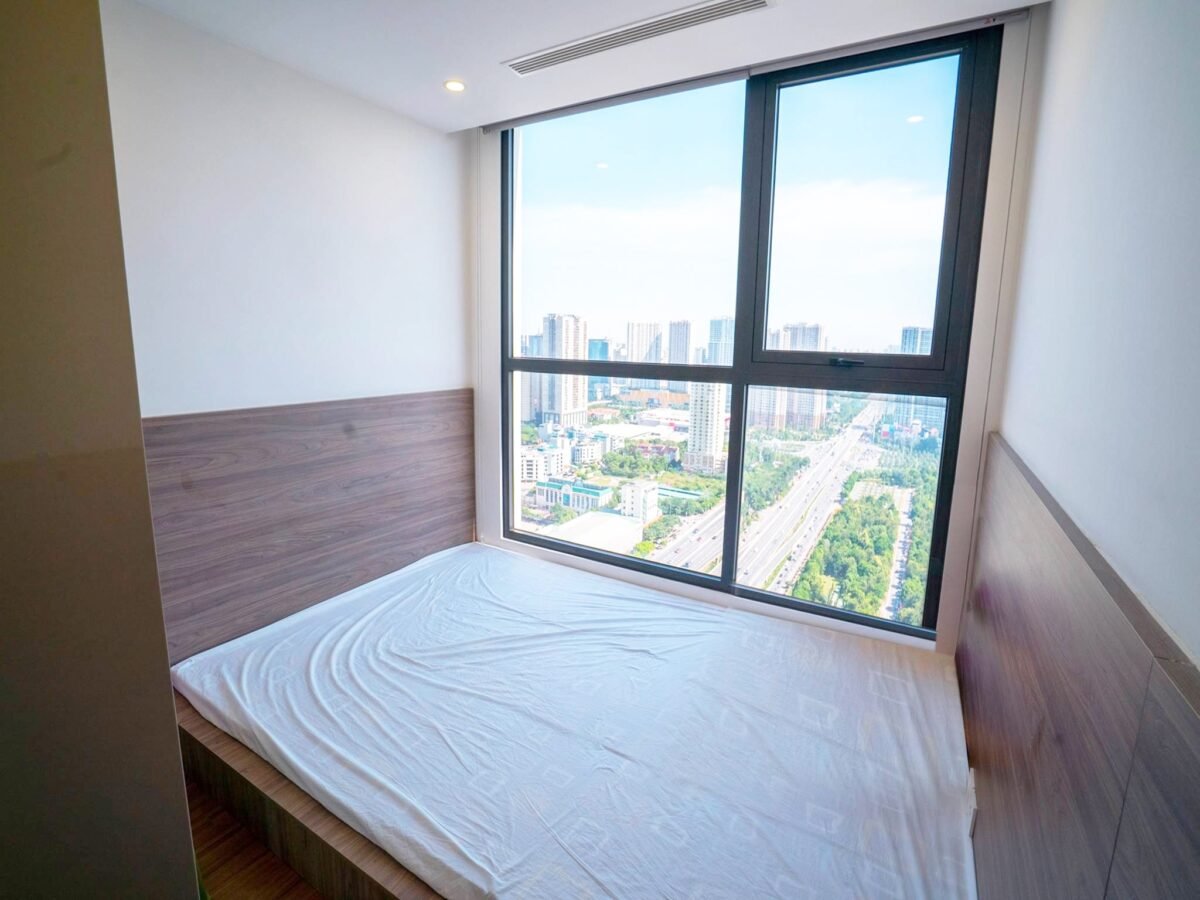 Bright apartment at W1 Vinhomes West Point for rent (3)