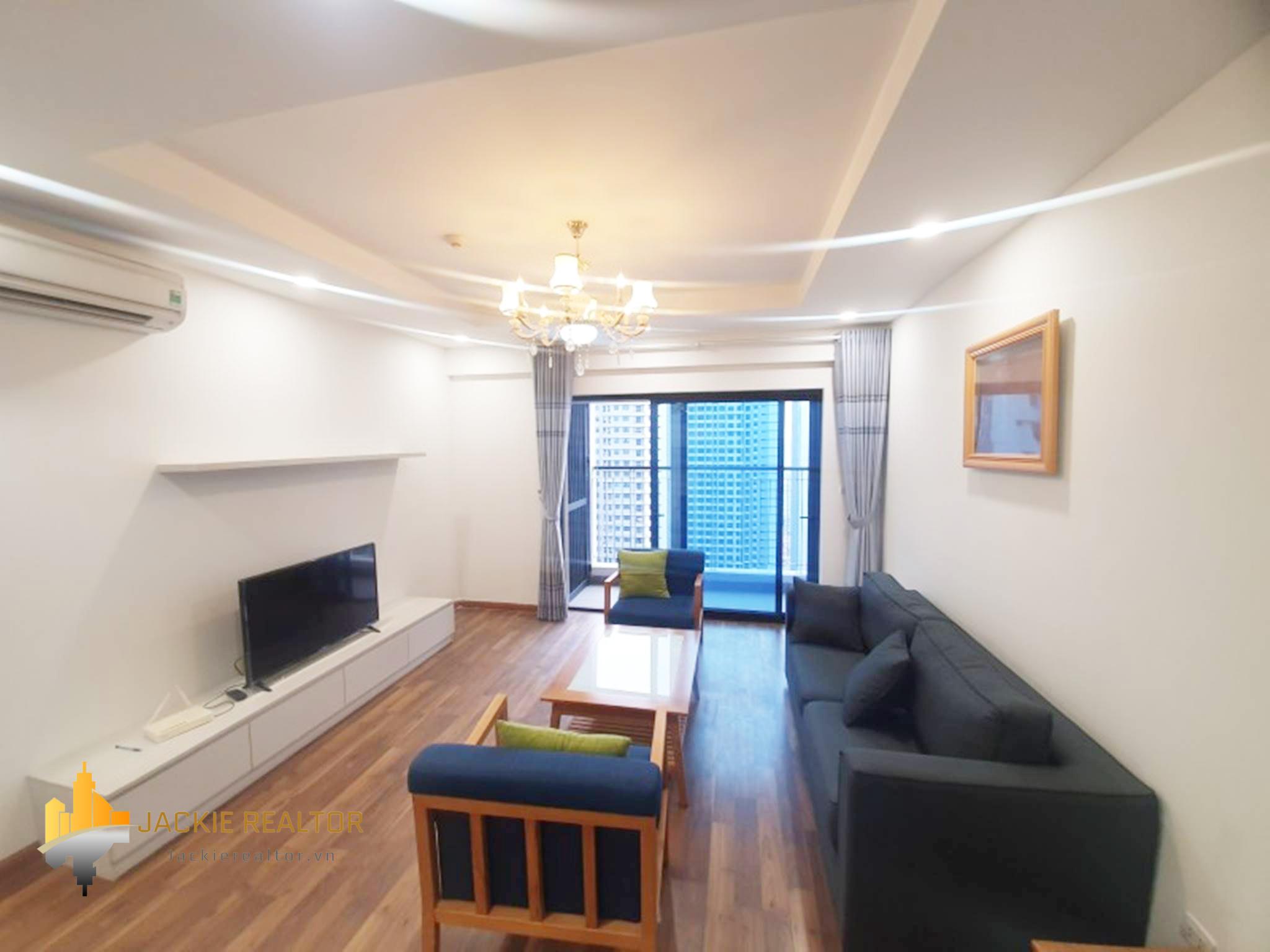 Spacious 3BRs apartment at R1 Goldmark City for rent at an unbelievable price (1)