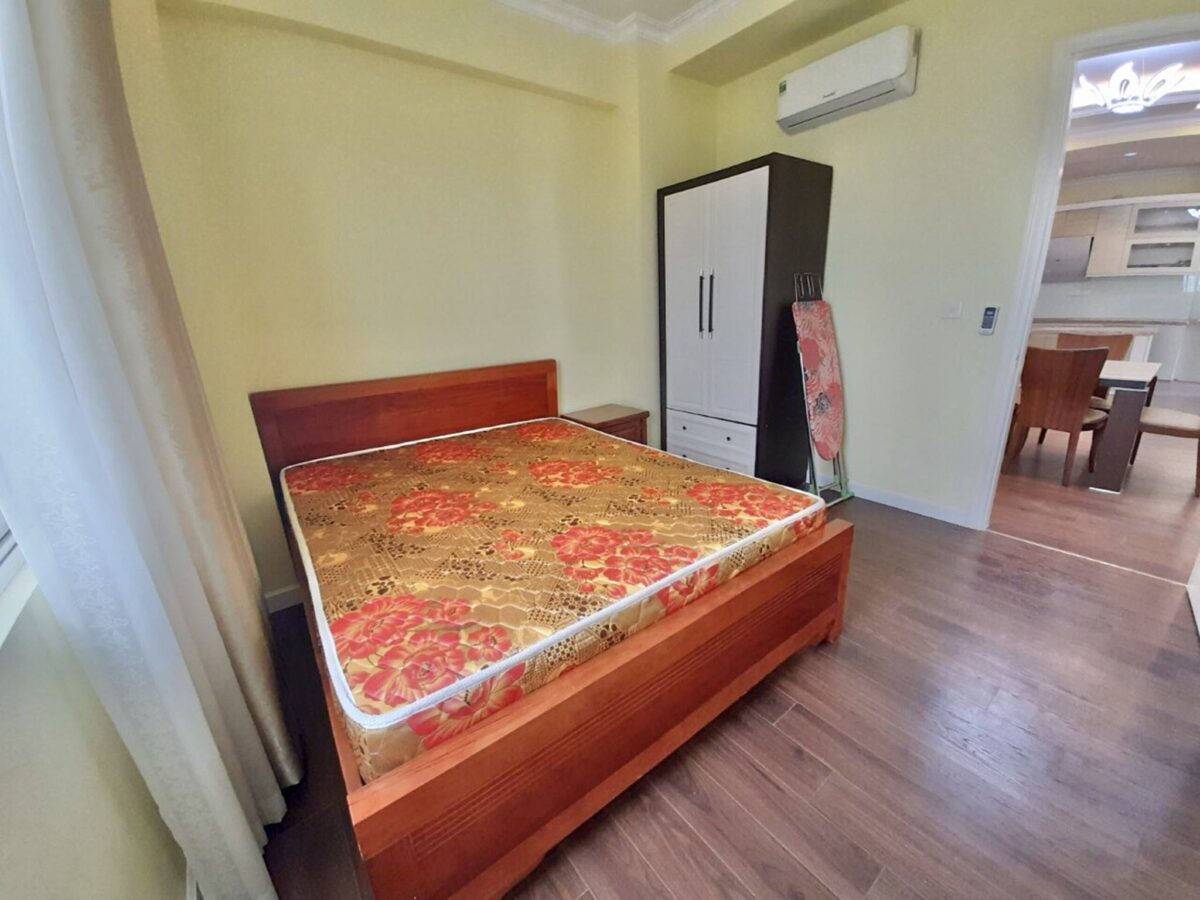 Beautiful red sofa apartment for rent at E1 Ciputra (14)