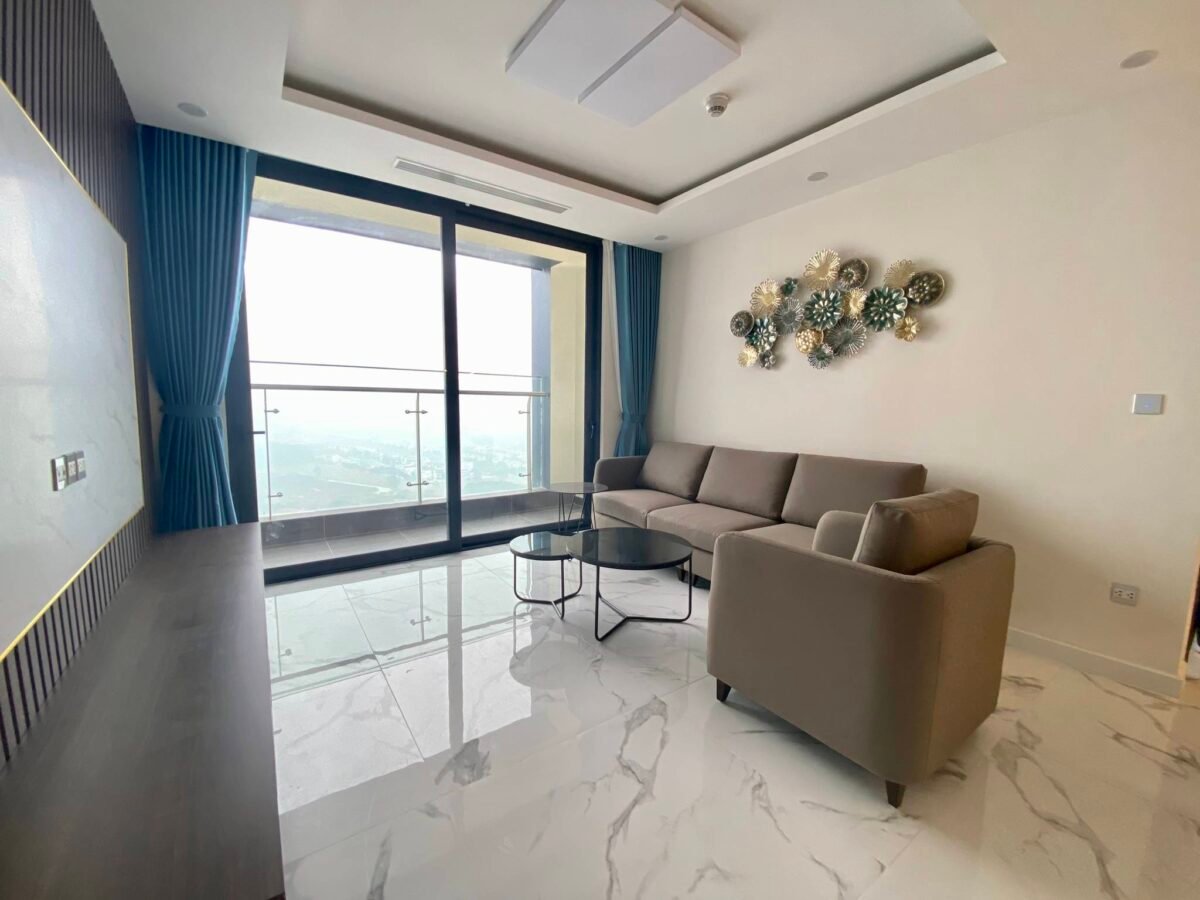 Duplex apartment at Sunshine City overlooking the beautiful Ciputra golf course for rent (1)