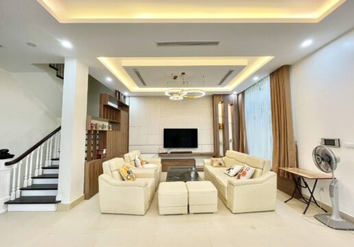 Fully furnished semi-detached villa for rent at Vinhomes Riverside (1)