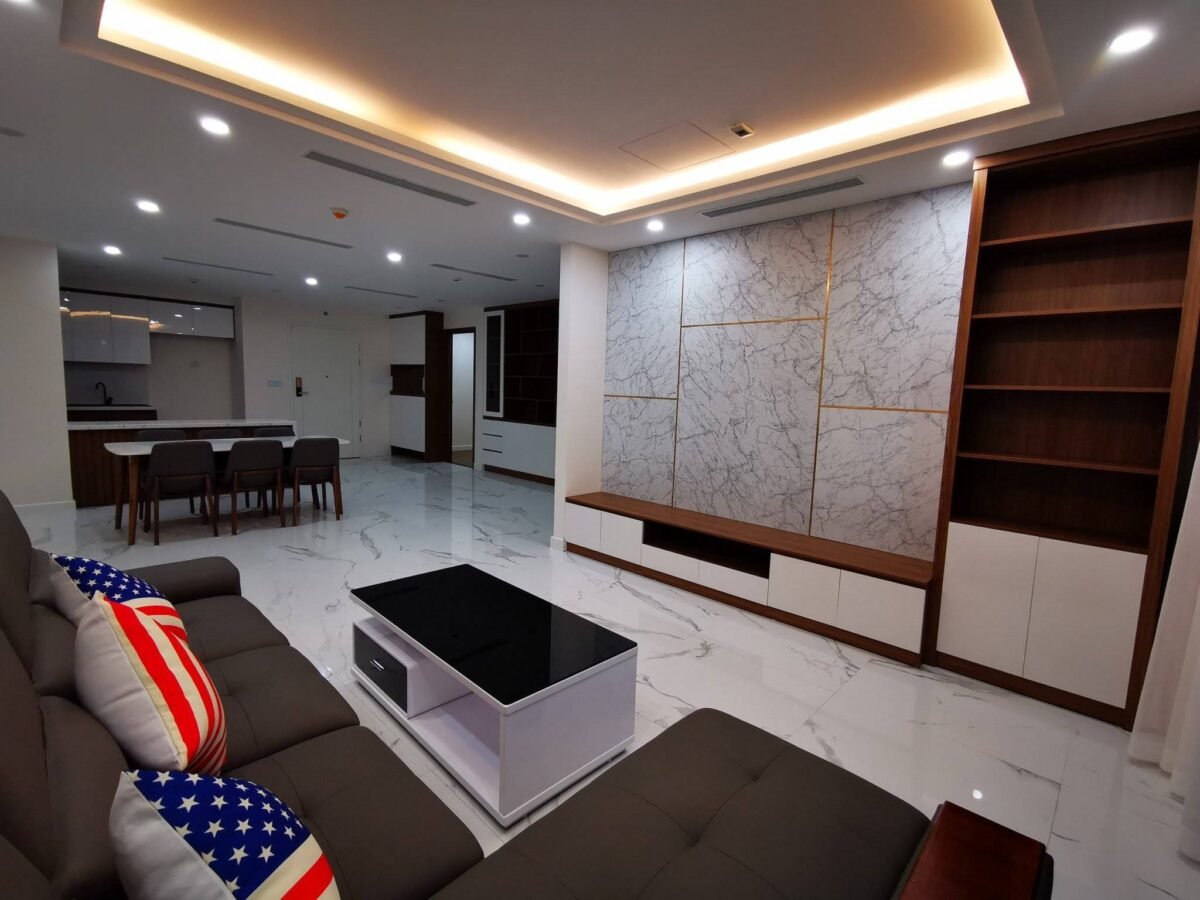 Amazing 2BRs apartment for rent at Sunshine Center (1)