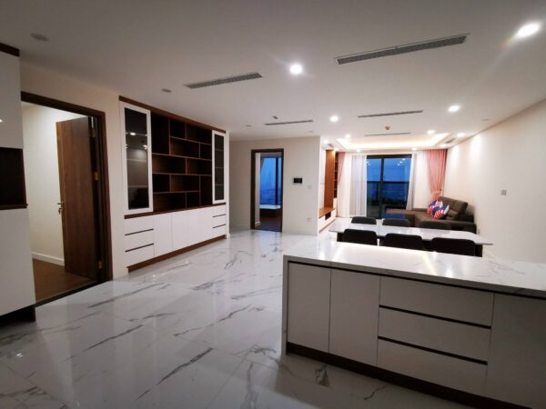 Amazing 2BRs apartment for rent at Sunshine Center (2)