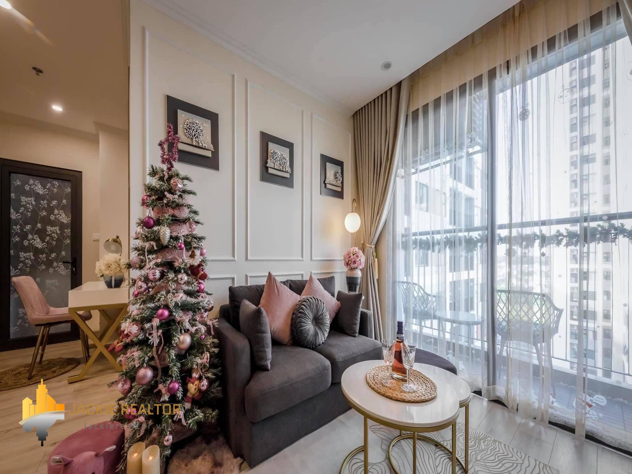 Excellent 2-bedroom apartment for rent in S2.02 Vinhomes Smart City (1)