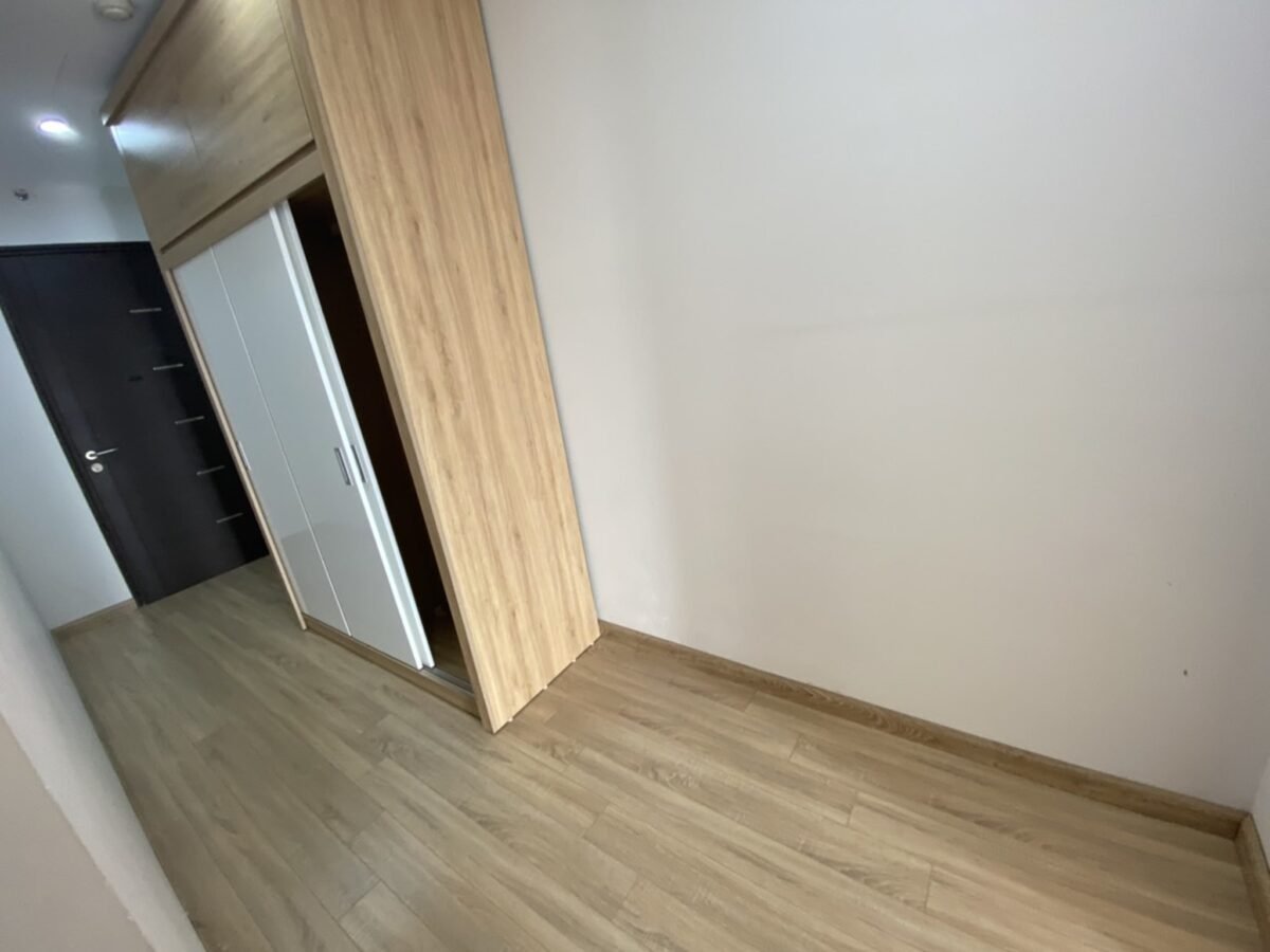 Great unfurnished 4BRs duplex apartment for rent at N02-T3 building (Quang Minh Tower) (15)