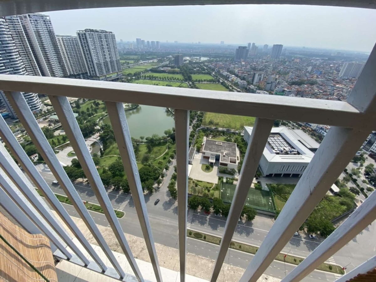 Great unfurnished 4BRs duplex apartment for rent at N02-T3 building (Quang Minh Tower) (2)