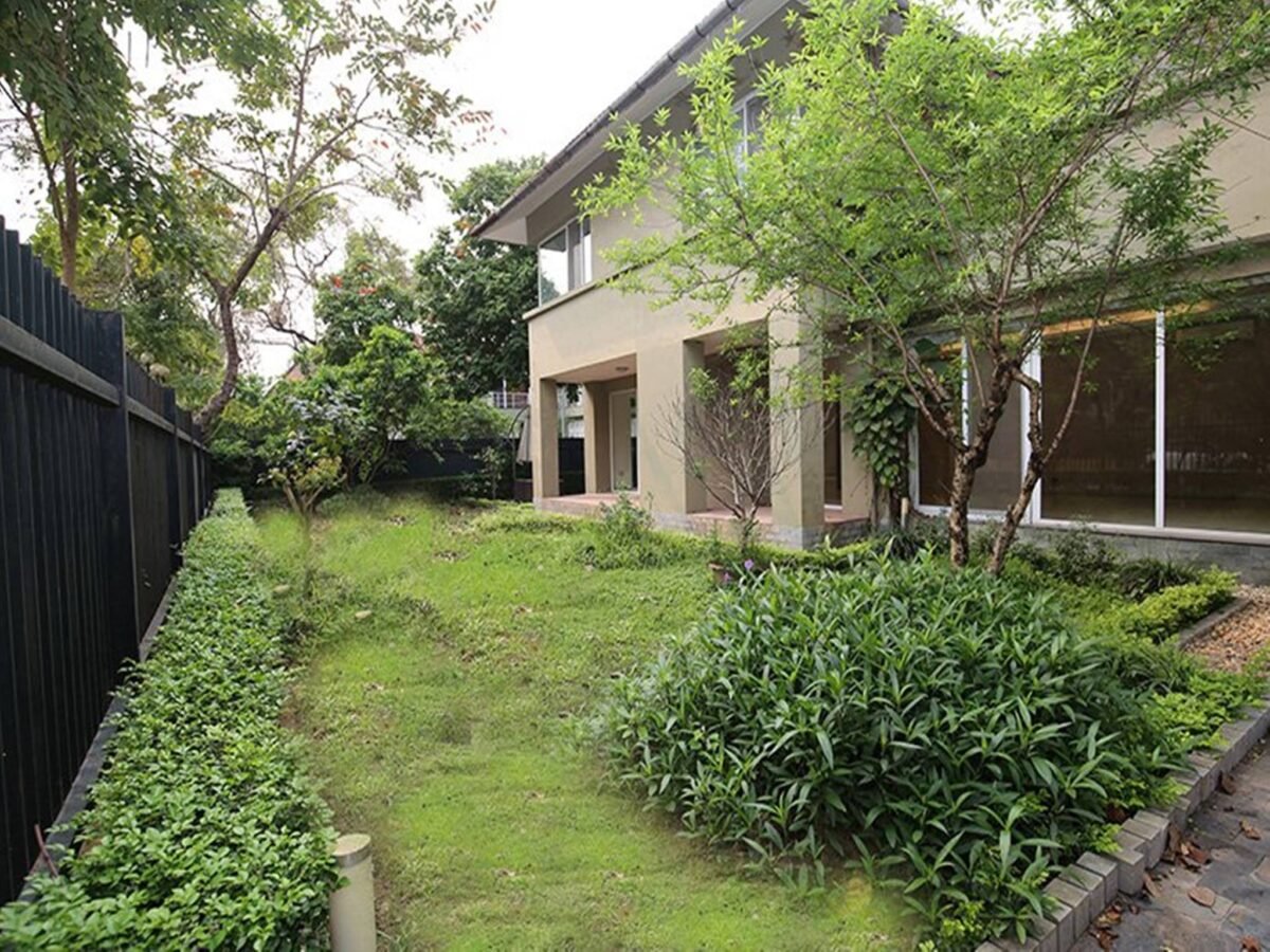 Beautiful grand pool & garden 3BRs villa for rent in Tay Ho Westlake (1)