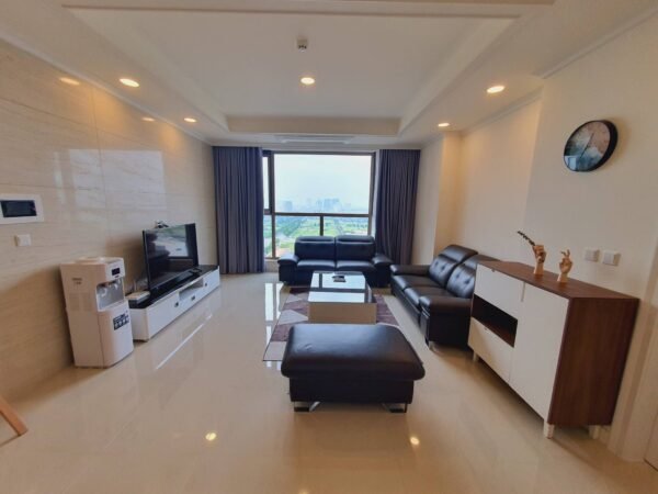 Eye-catching 3BRs apartment at Starlake Gallery for rent (1)