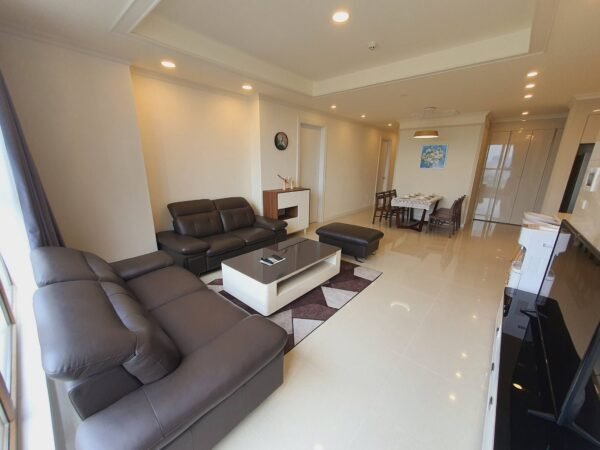 Eye-catching 3BRs apartment at Starlake Gallery for rent (2)