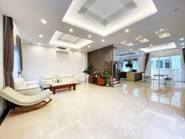 Fully furnished villa for rent in Vinhomes Riverside Anh Dao (2)