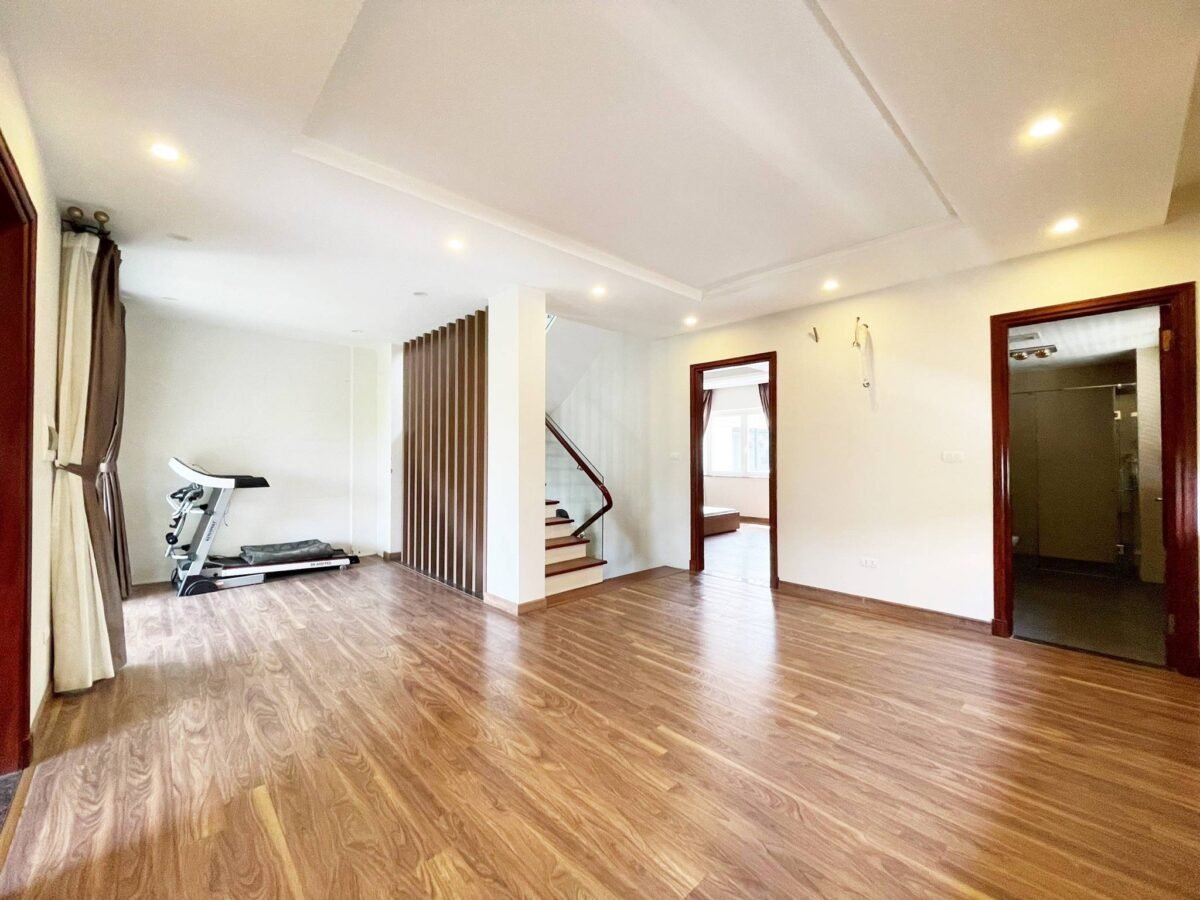 Fully furnished villa for rent in Vinhomes Riverside Anh Dao (6)