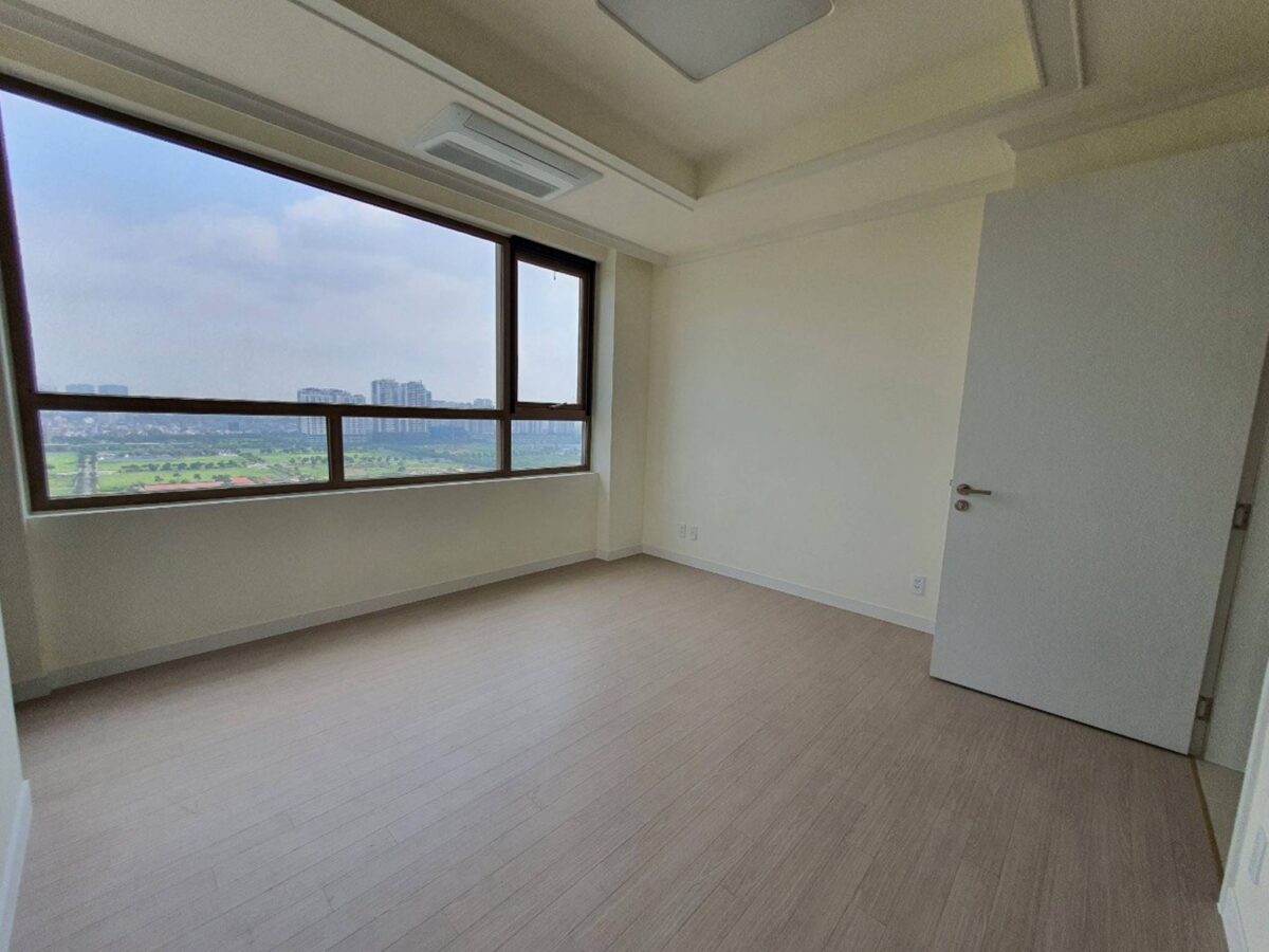 High-floor Starlake apartment for rent at Building 902 (5)