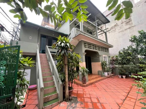 Large garden house for rent at Westlake Tay Ho (1)