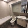 Marvellous high-level floor Starlake Daewoo apartment for rent (14)