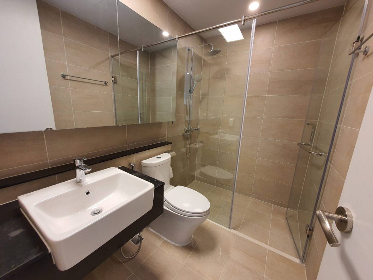 Marvellous high-level floor Starlake Daewoo apartment for rent (15)