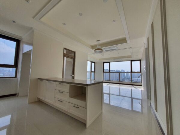 Nice unfurnished 3BRs apartment for rent in Starlake, near the Korean Embassy (2)