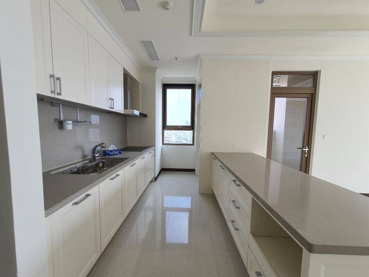 Nice unfurnished 3BRs apartment for rent in Starlake, near the Korean Embassy (4)